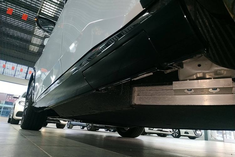 Used Honda e:NS2 2024 Ignite Edition Left Side Sill