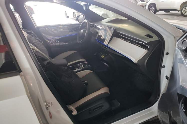 Used Honda e:NS2 2024 Glitter Edition Right Front Seat