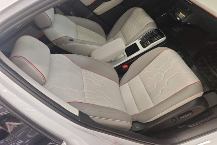 Used Honda e:NS2 2024 Ignite Edition Right Front Seat