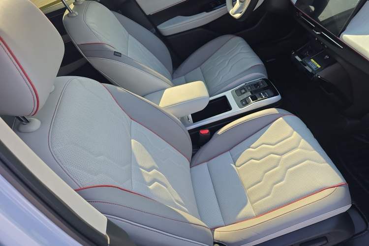 Used Honda e:NS2 2024 Ignite Edition Right Front Seat