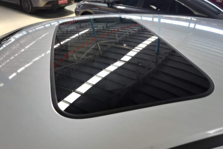 Used Honda e:NS2 2024 Ignite Edition Roof