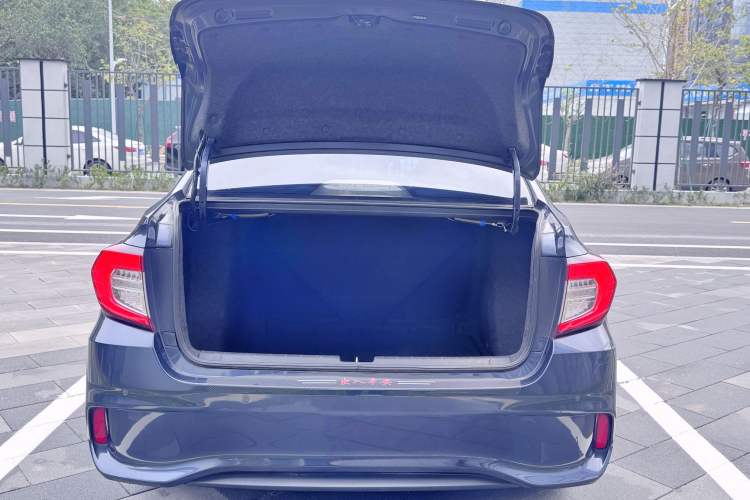 Used Honda Envix 2019 180TURBO CVT Enjoyment Edition China VI Trunk