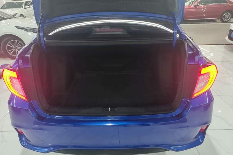 Used Honda Envix 2019 180TURBO CVT Enjoyment Edition China VI Trunk