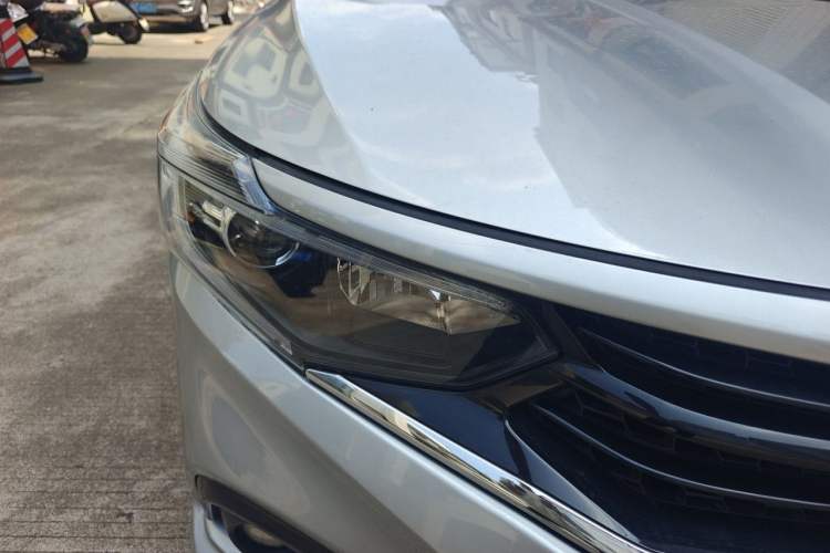Used Honda Envix 2019 180TURBO CVT Enjoyment Version China V Right Front Headlight