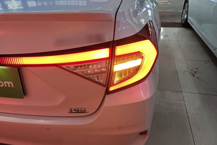 Used Honda Envix 2019 180TURBO CVT Prestige Edition China VI Exterior 7
