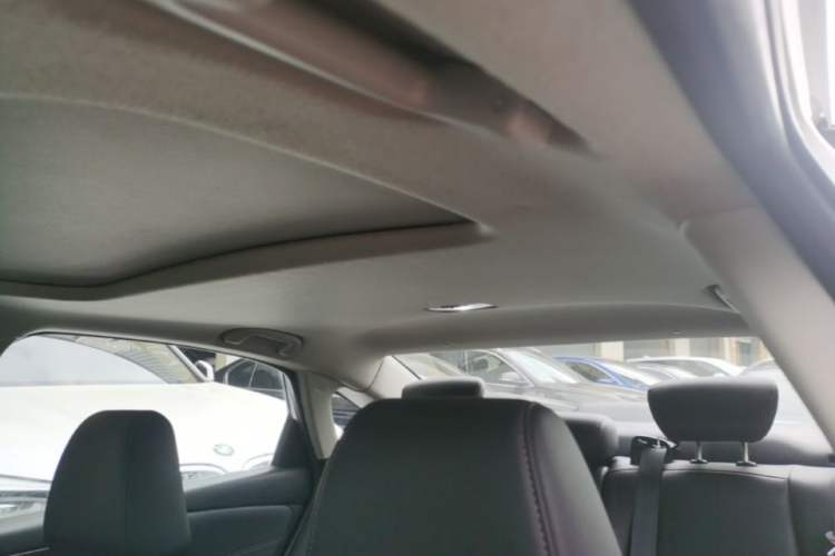 Used Honda Envix 2019 180TURBO CVT Prestige Edition China VI Headliner