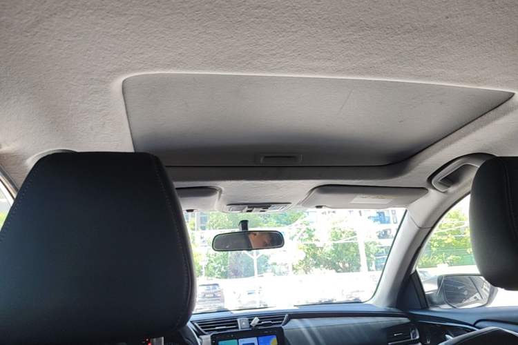 Used Honda Envix 2019 180TURBO CVT Enjoyment Edition China VI Headliner