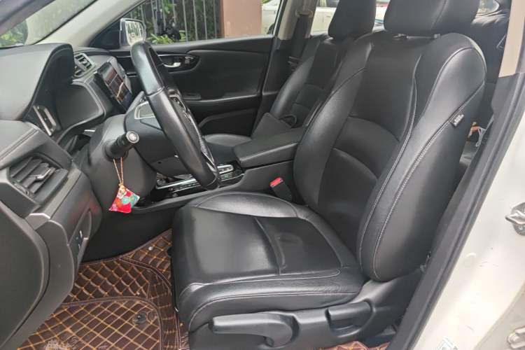 Used Honda Envix 2019 180TURBO CVT Prestige Edition China VI Left Front Seat