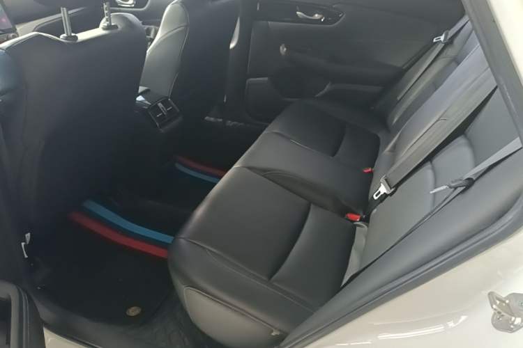Used Honda Envix 2019 180TURBO CVT Enjoyment Edition China VI Left Rear Seat