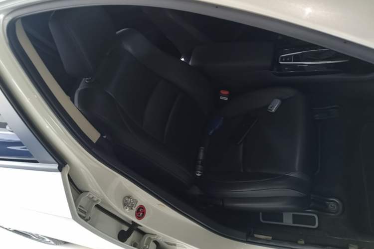 Used Honda Envix 2019 180TURBO CVT Enjoyment Edition China VI Right Front Seat