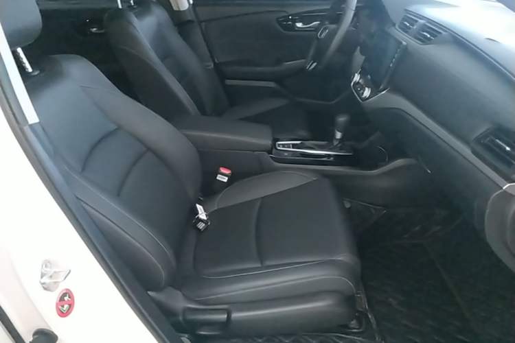 Used Honda Envix 2019 180TURBO CVT Enjoyment Edition China VI Right Front Seat