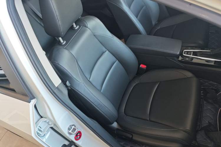 Used Honda Envix 2019 180TURBO CVT Enjoyment Edition China V Right Front Seat