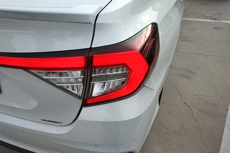 Used Honda Envix 2019 180TURBO CVT Prestige Edition China VI Right Rear Taillight