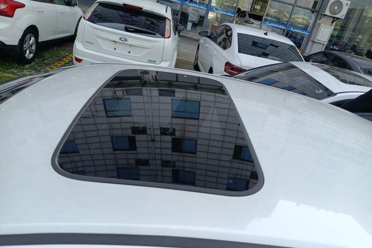 Used Honda Envix 2019 180TURBO CVT Enjoyment Edition China VI Roof