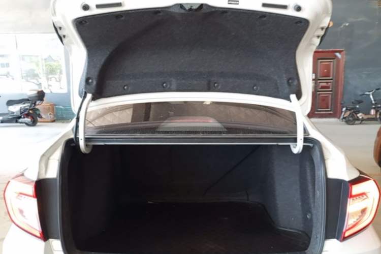Used Honda Envix 2019 180TURBO CVT Enjoyment Edition China VI Trunk