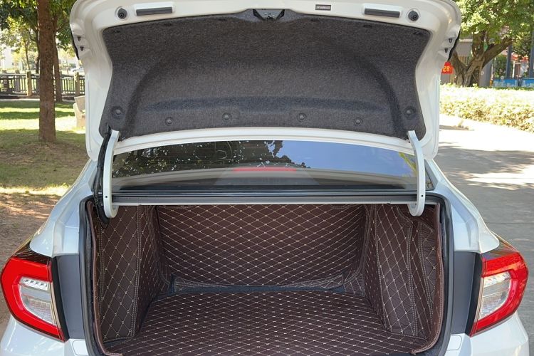 Used Honda Envix 2019 180TURBO CVT Enjoyment Edition China VI Trunk