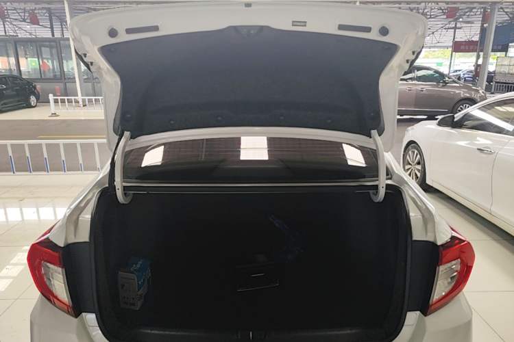 Used Honda Envix 2019 180TURBO CVT Enjoyment Version China VI Trunk