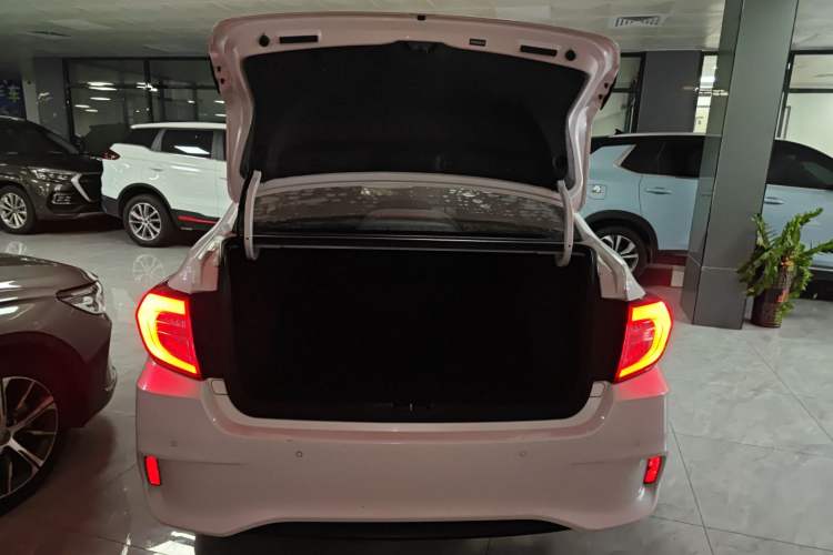 Used Honda Envix 2019 180TURBO CVT Enjoyment Edition China VI Trunk