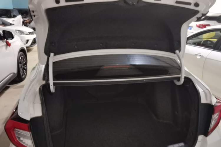 Used Honda Envix 2019 180TURBO CVT Enjoyment Edition China VI Trunk
