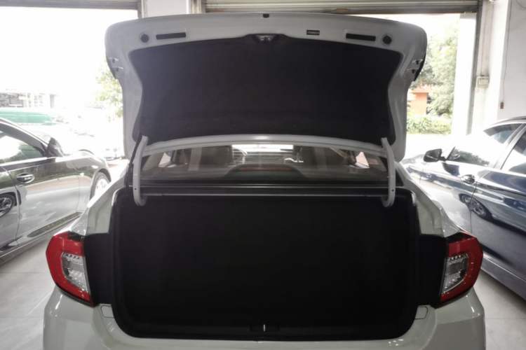 Used Honda Envix 2019 180TURBO CVT Enjoyment Edition China VI Trunk