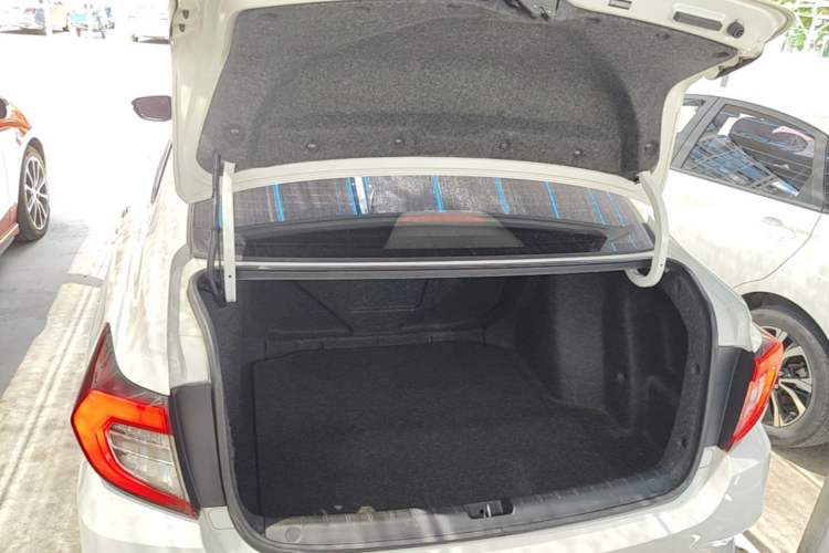 Used Honda Envix 2019 180TURBO CVT Enjoyment Edition China VI Trunk