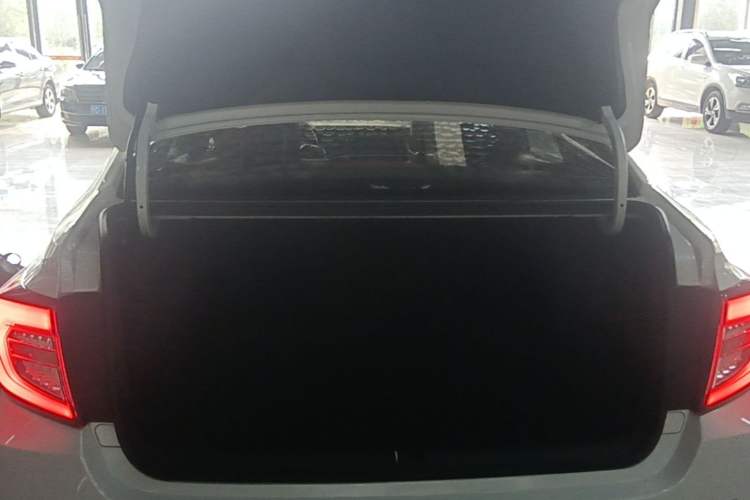 Used Honda Envix 2019 180TURBO CVT Enjoyment Edition China VI Trunk