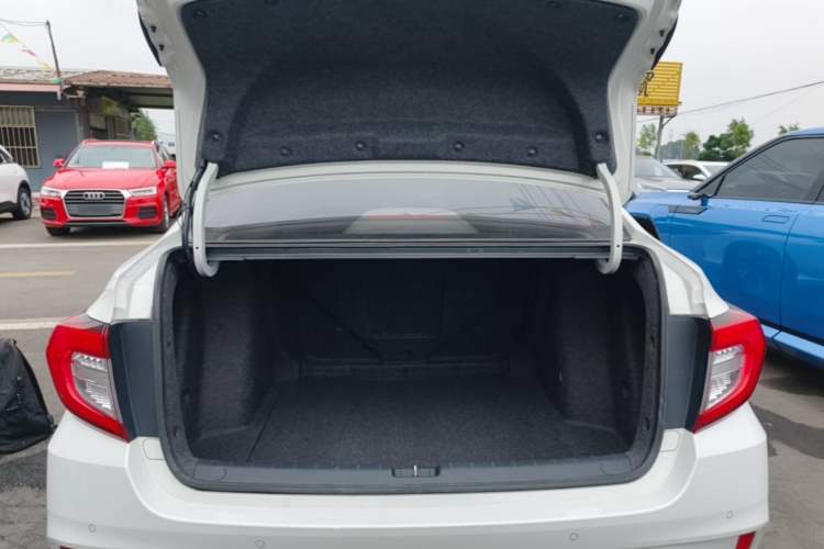 Used Honda Envix 2019 180TURBO CVT Enjoyment Edition China VI Trunk