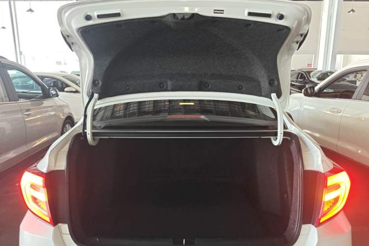 Used Honda Envix 2019 180TURBO CVT Enjoyment Version China VI Trunk