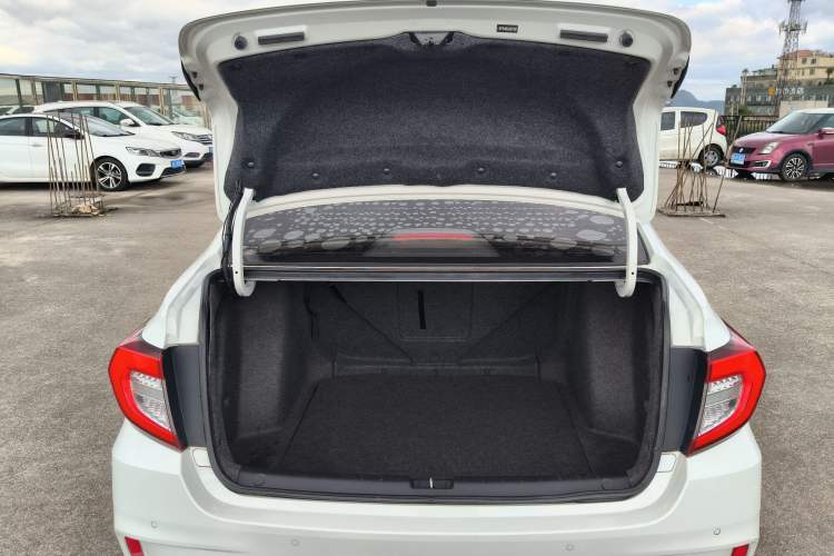 Used Honda Envix 2019 180TURBO CVT Enjoyment Edition China VI Trunk