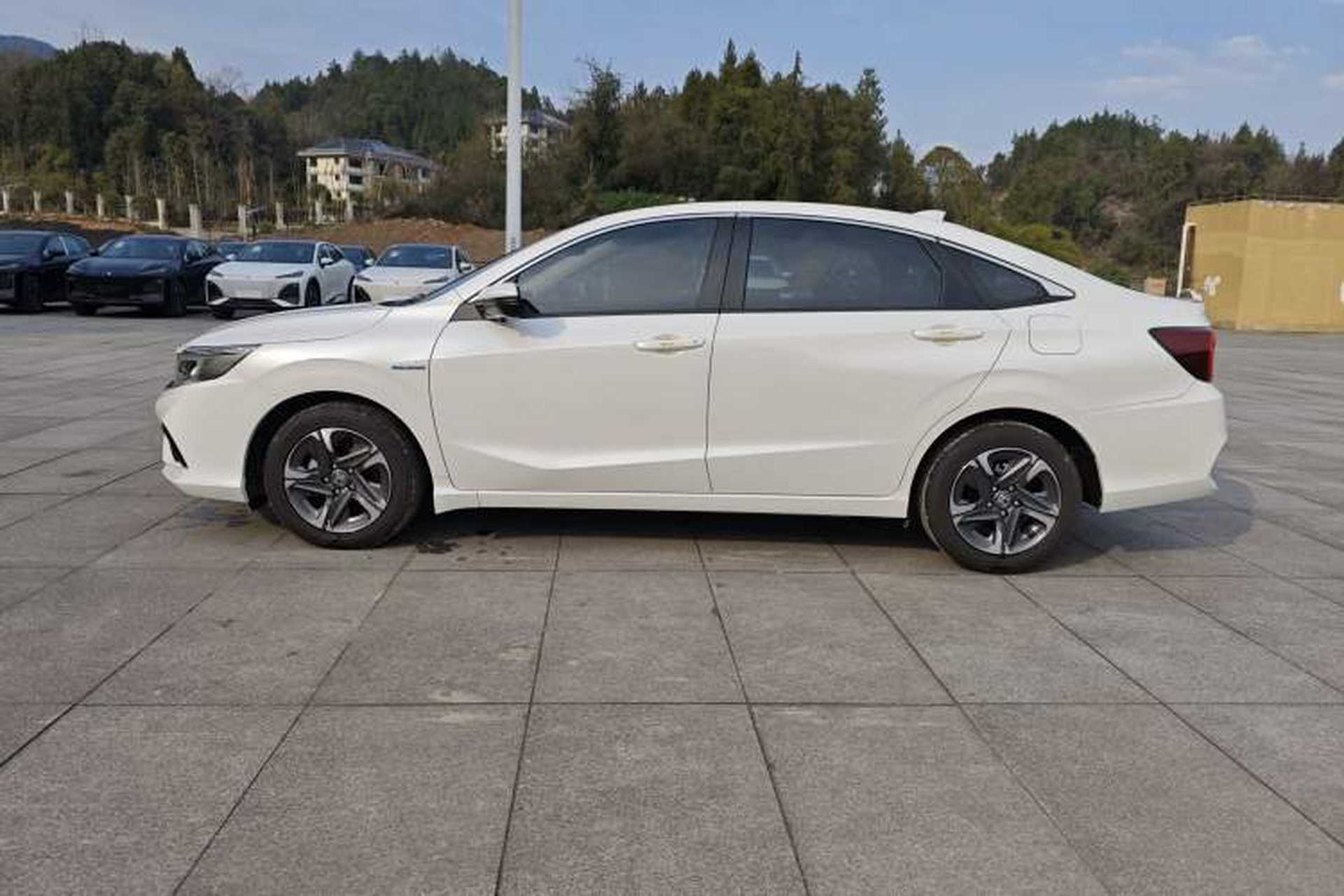 Used Honda Envix 2021 Rui Hybrid 1.5L Pure Comfort Edition Exterior 1