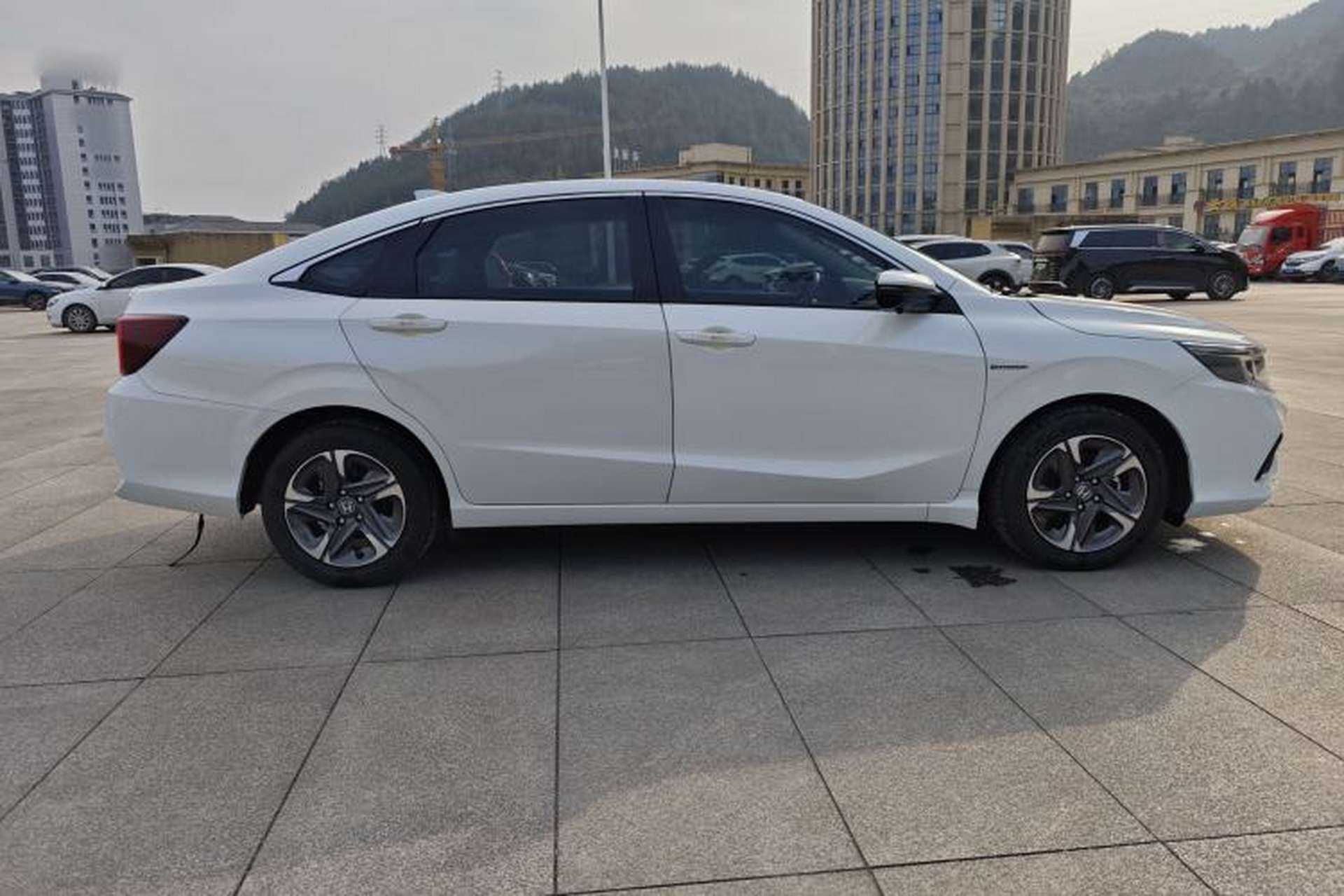 Used Honda Envix 2021 Rui Hybrid 1.5L Pure Comfort Edition Exterior 5