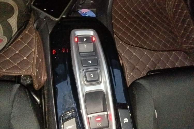 Used Honda Envix 2021 Rui Hybrid 1.5L Pure Comfort Edition Gear Lever