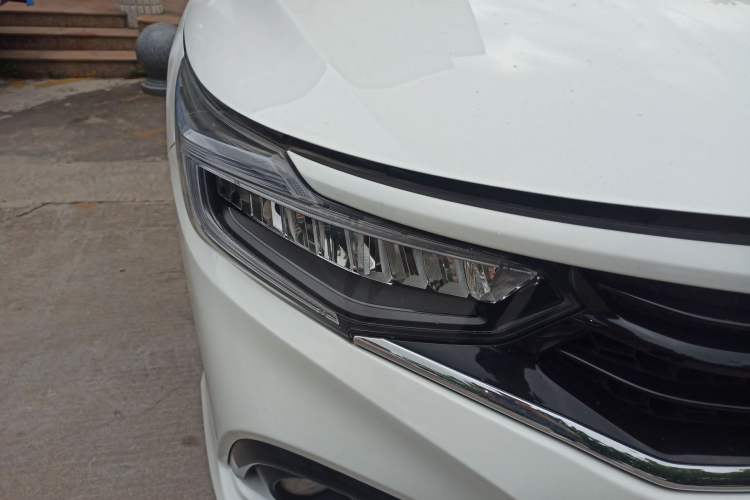 Used Honda Envix 2021 Rui Hybrid 1.5L Pure Comfort Edition Right Front Headlight