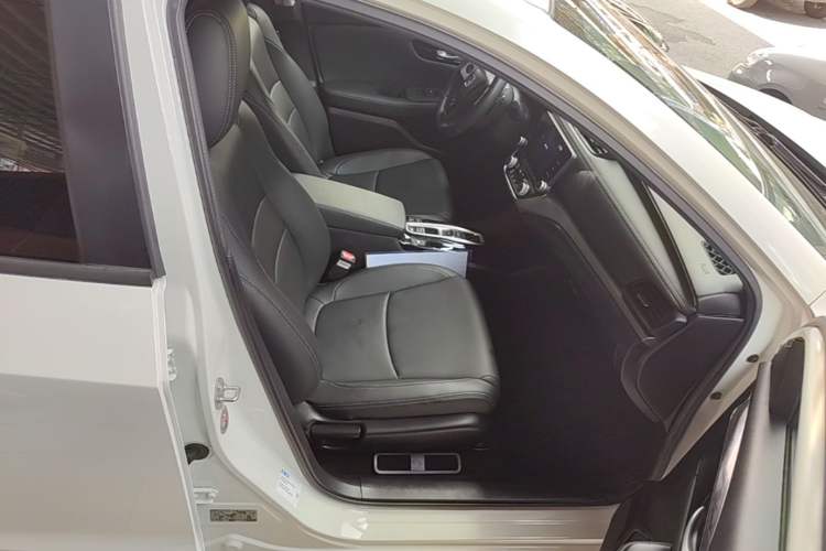 Used Honda Envix 2021 Rui Hybrid 1.5L Pure Comfort Edition Right Front Seat