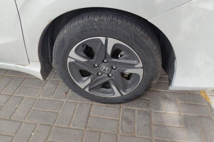 Used Honda Envix 2021 Rui Hybrid 1.5L Pure Comfort Edition Right Front Wheel Hub
