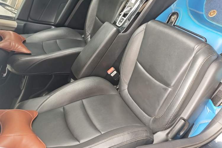 Used Honda Envix 2022 180TURBO CVT Enjoy Edition Right Front Seat