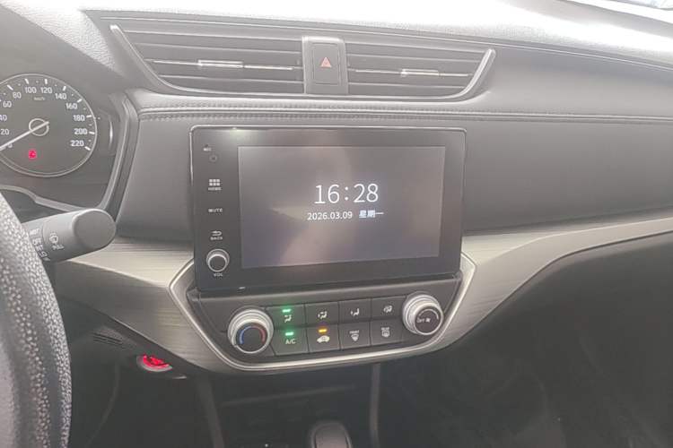Used Honda Envix 2022 180TURBO CVT Comfort Version Audio And AC Panel