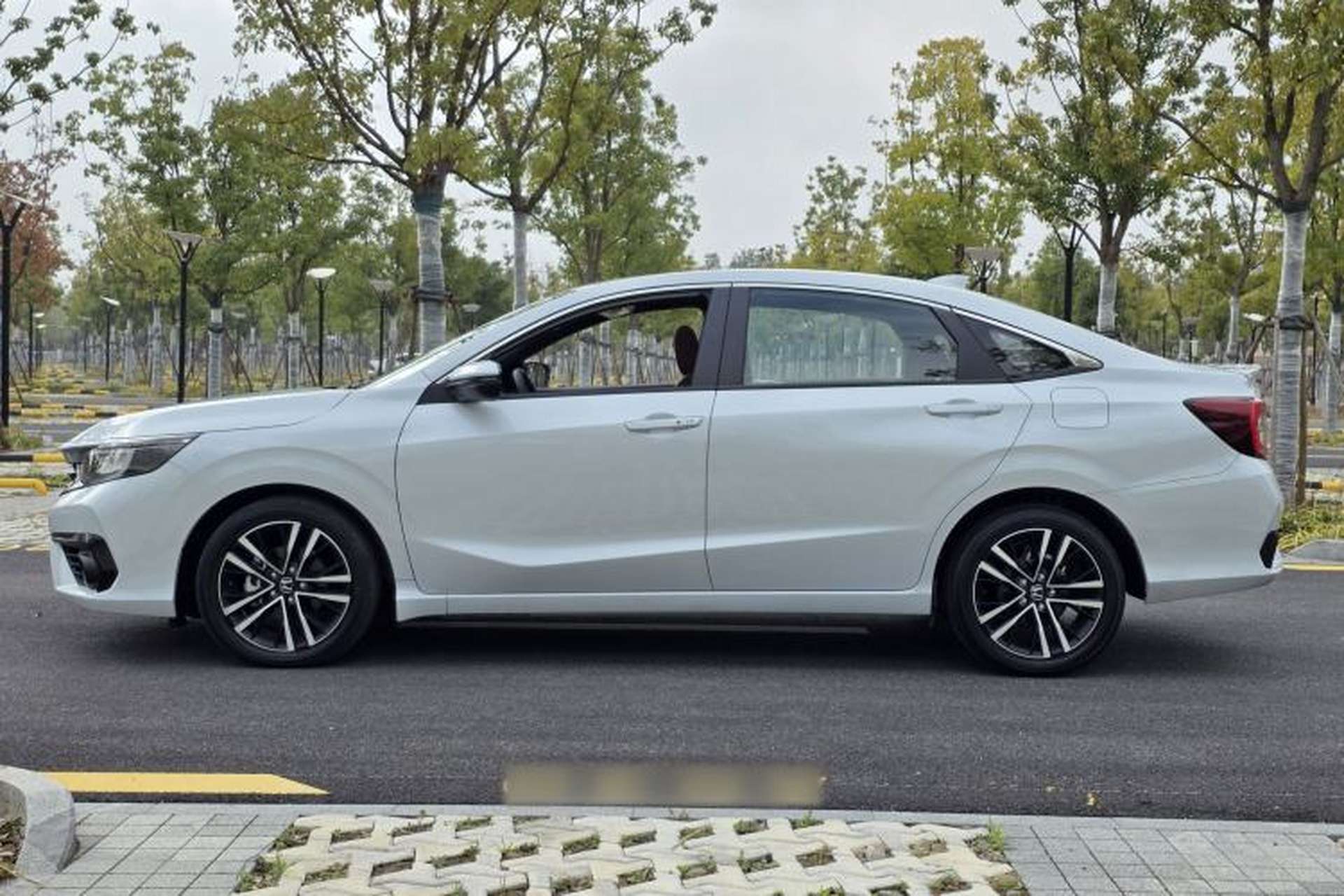 Used Honda Envix 2022 Lingpai Hybrid 1.5L Jingyao Edition Exterior 6