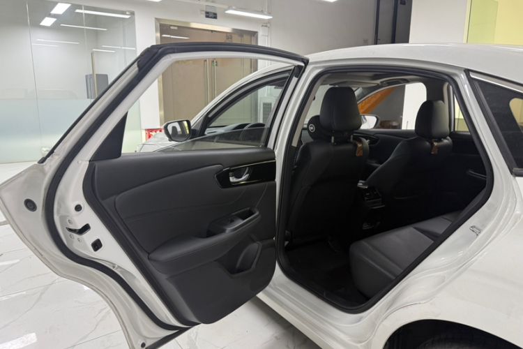 Used Honda Envix 2022 180TURBO CVT Enjoy Edition Interior 2