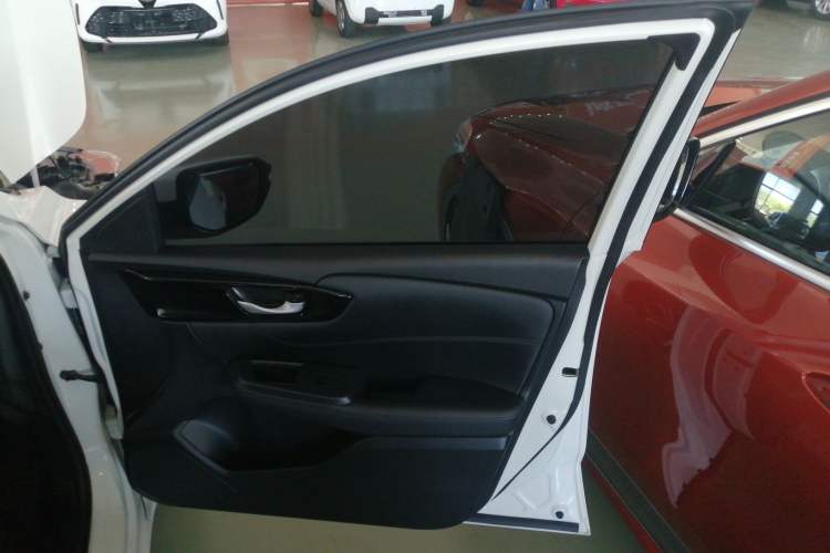 Used Honda Envix 2022 180TURBO CVT Comfort Version Interior 5