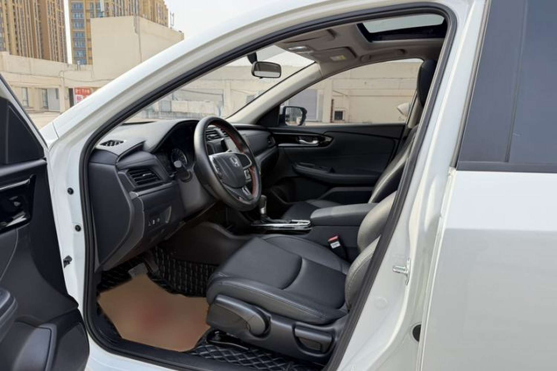 Used Honda Envix 2022 180TURBO CVT Comfort Version Left Front Seat