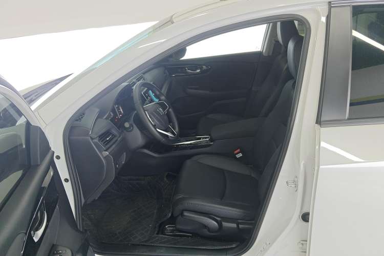 Used Honda Envix 2022 180TURBO CVT Enjoy Edition Left Front Seat