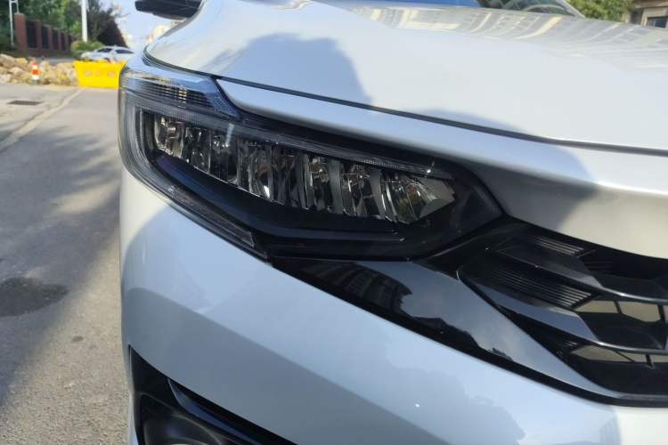 Used Honda Envix 2022 Lingpai Hybrid 1.5L Pure Enjoyment Version Right Front Headlight