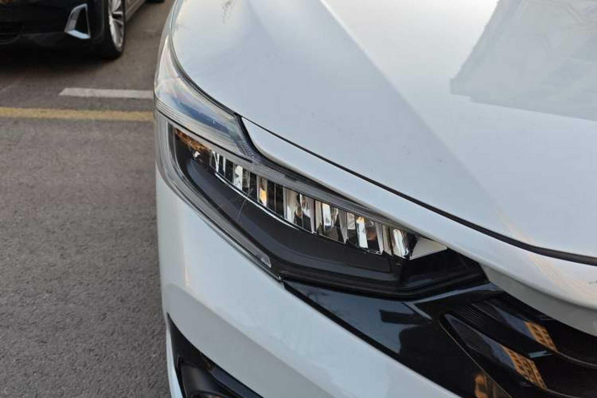 Used Honda Envix 2022 Lingpai Hybrid 1.5L Pure Comfort Version Right Front Headlight
