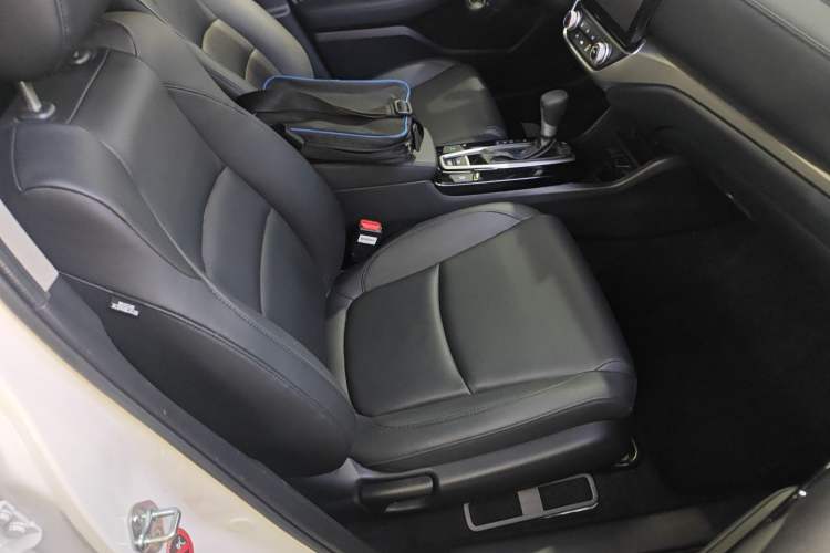 Used Honda Envix 2022 180TURBO CVT Comfort Version Right Front Seat