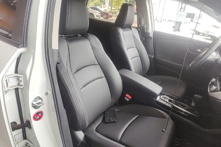Used Honda Envix 2022 180TURBO CVT Comfort Version Right Front Seat