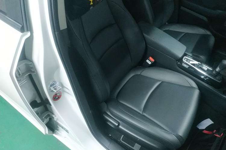 Used Honda Envix 2022 180TURBO CVT Comfort Version Right Front Seat