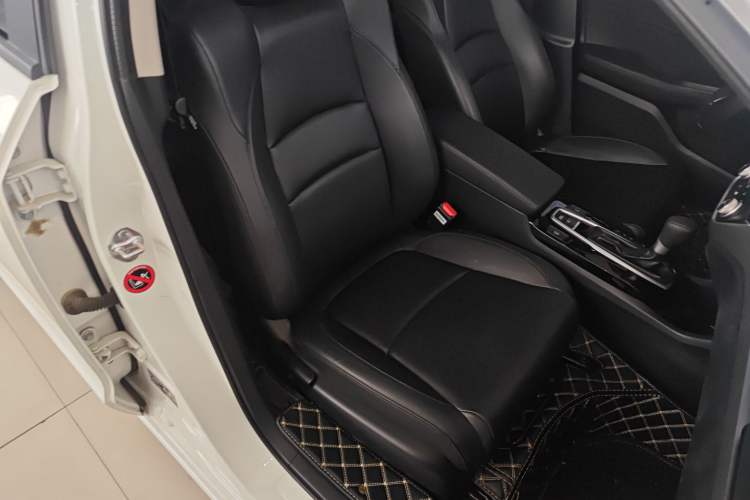 Used Honda Envix 2022 180TURBO CVT Comfort Version Right Front Seat