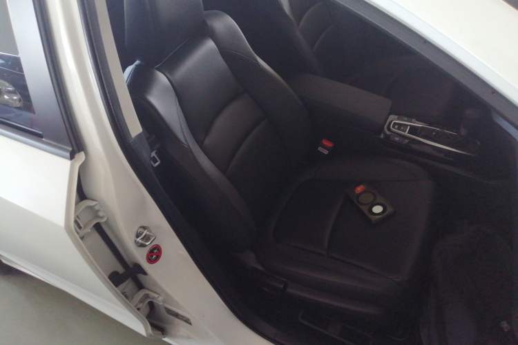 Used Honda Envix 2022 180TURBO CVT Comfort Version Right Front Seat