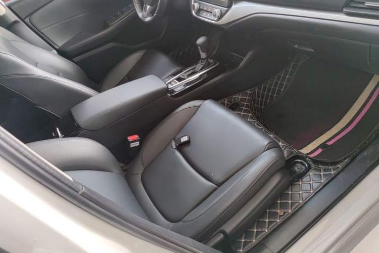 Used Honda Envix 2022 180TURBO CVT Comfort Version Right Front Seat
